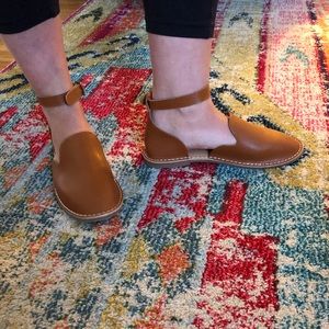 NWOT. Brown flats